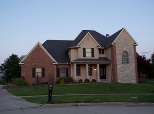 2208 Strand Dr, Champaign, IL 61822