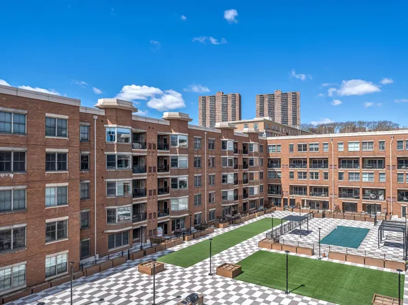 22 Avenue At Port Imperial image 25 of 31