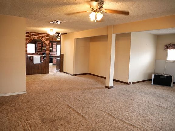 3rd image of 204 Torreon Dr