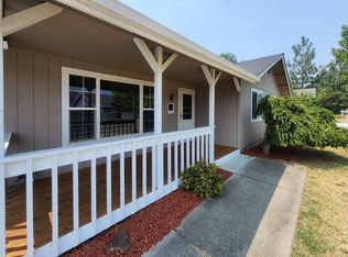 2208 NW Highland Ave, Grants Pass, OR 97526