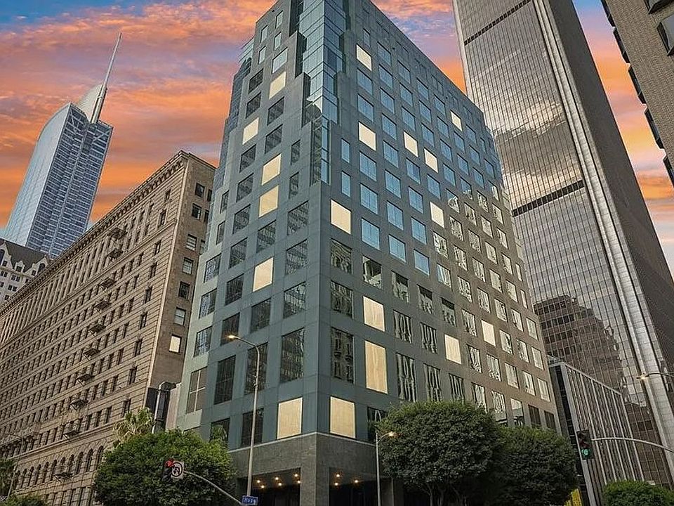 1st image of 655 S Hope St Unit 1008