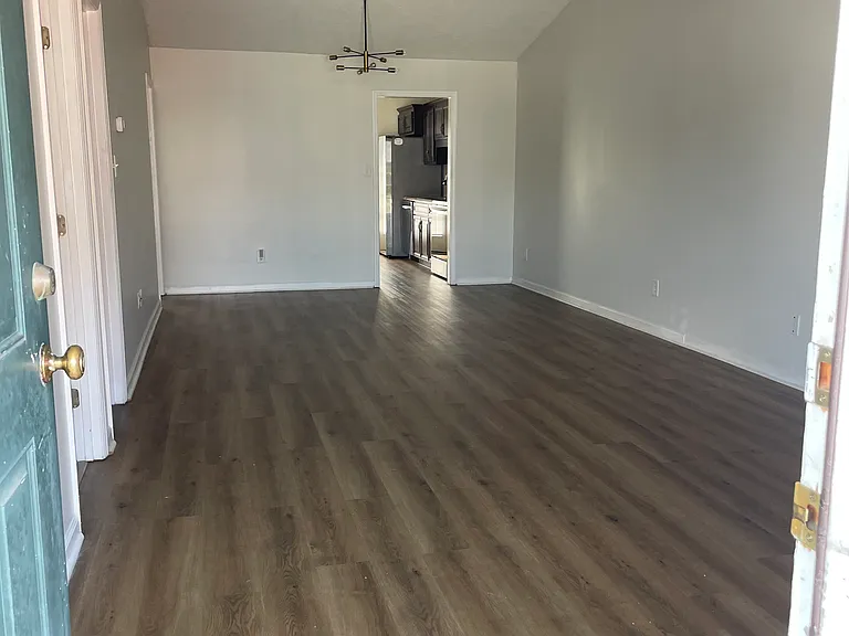 303 Brock Ln — Photo 3