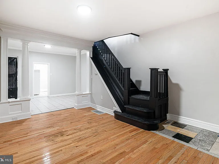 3836 Wyalusing Ave — Photo 1