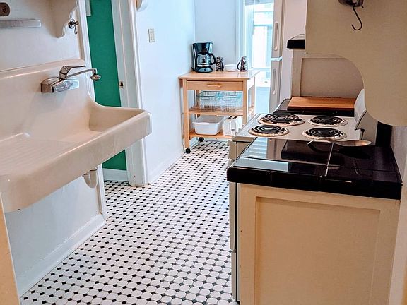 2nd image of 1517 17th St #10