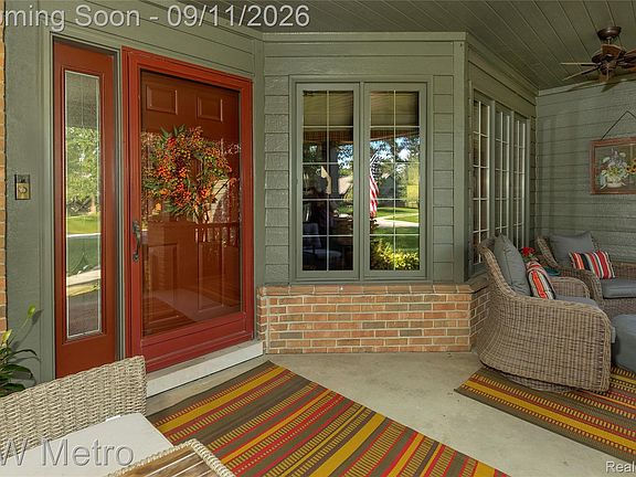 4th image of 954 Pine Trail Dr