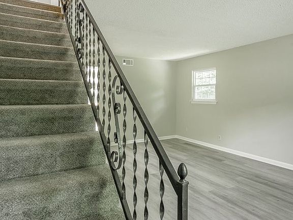 3rd image of 2404 Briggs Ave