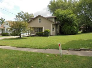114 S Steuben Ave, Chanute, KS 66720