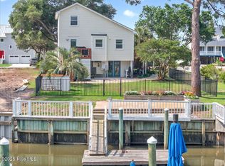 102 E Island Dr, Oak Island, NC 28465