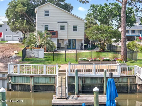 102 E Island Drive, Oak Island, NC 28465