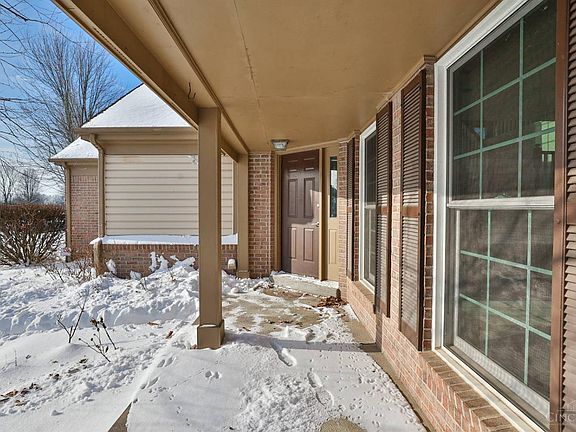 3rd image of 875 Dogwood Ct