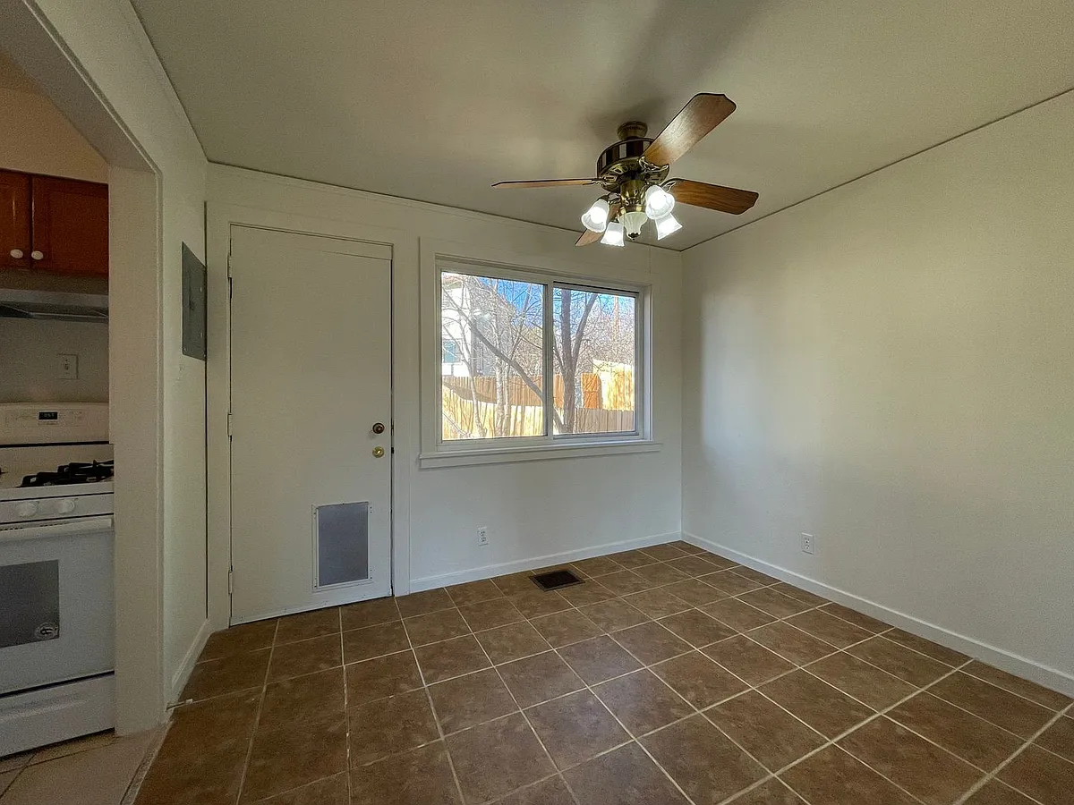 Building Photo - 4477 Yucca St #B