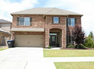 2418 W Sunnyview Ave, Visalia, CA 93291