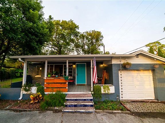 4th image of 4307 Edgewater Dr