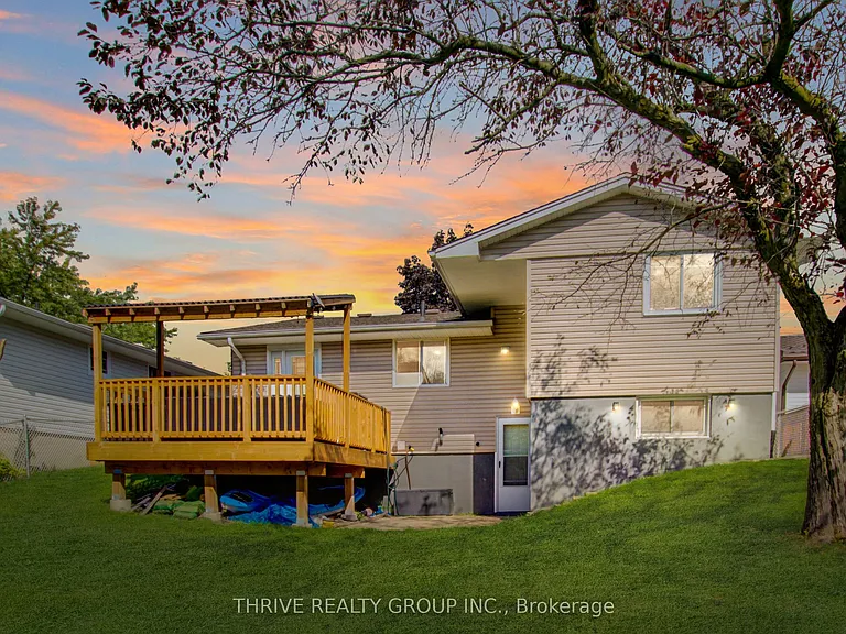 118 Sandalwood Cres — Photo 10