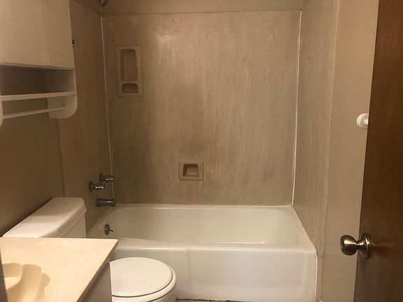 3rd image of 42309 Jerome Dr