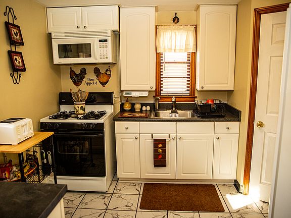 4th image of 3614 S 58th Ct