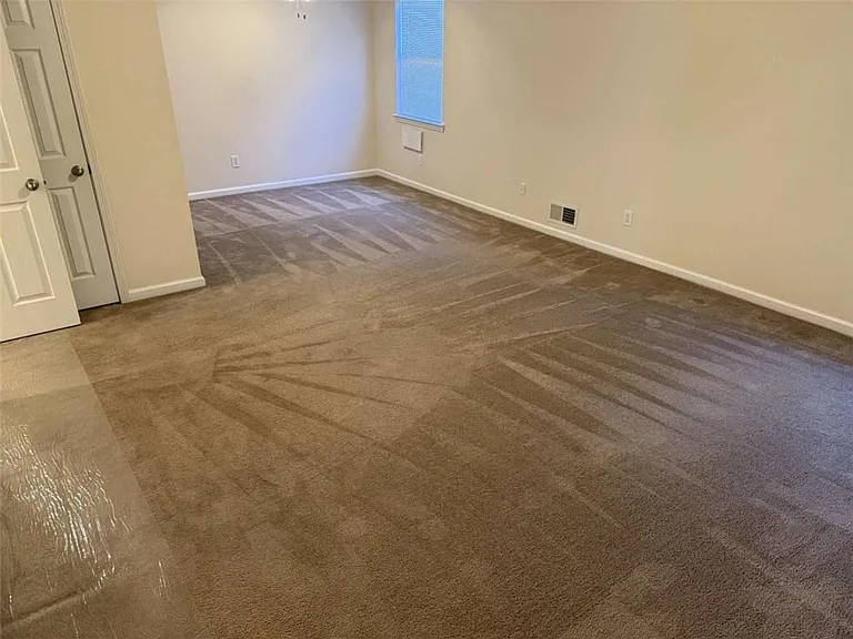 228 Solomon Dr — Photo 12