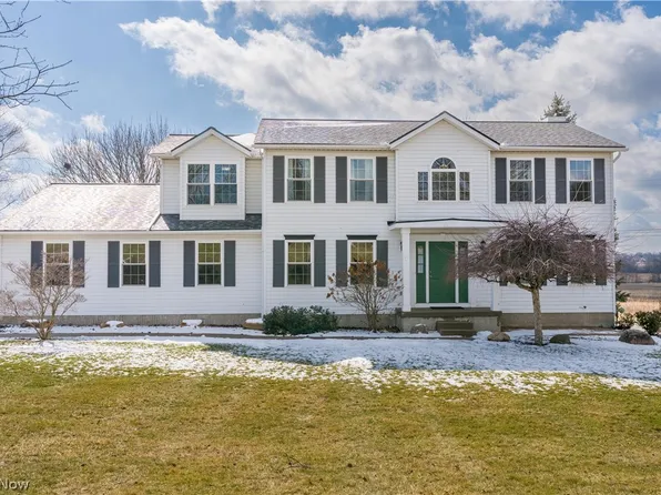 1762 Charolais St NW, Uniontown, OH 44685