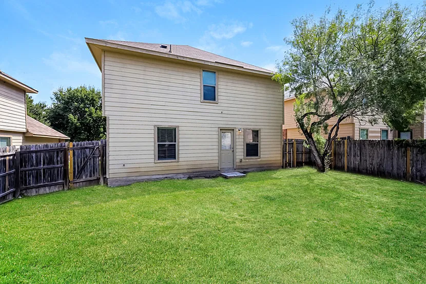 Ashley Heights — Photo 1
