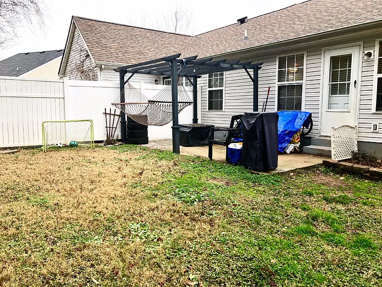 738 Dellwood Dr — Photo 2