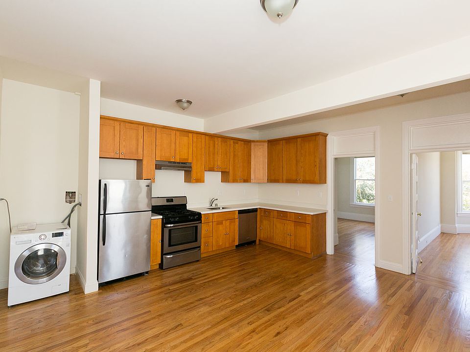 1st image of 402 Duboce Ave #319