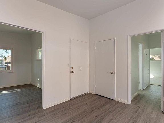 3rd image of 9564 Laurel Canyon Blvd