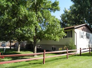 522 Juniper Ave, Glendive, MT 59330