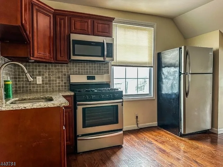 19 Walnut Ter — Photo 8