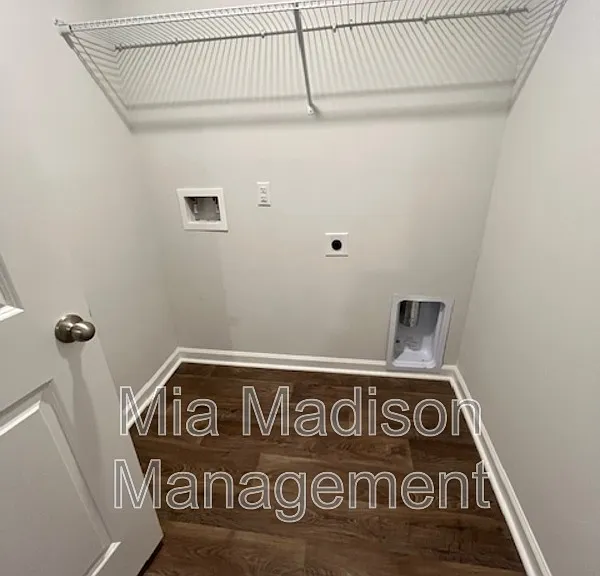 214 Barbados Rd — Photo 4
