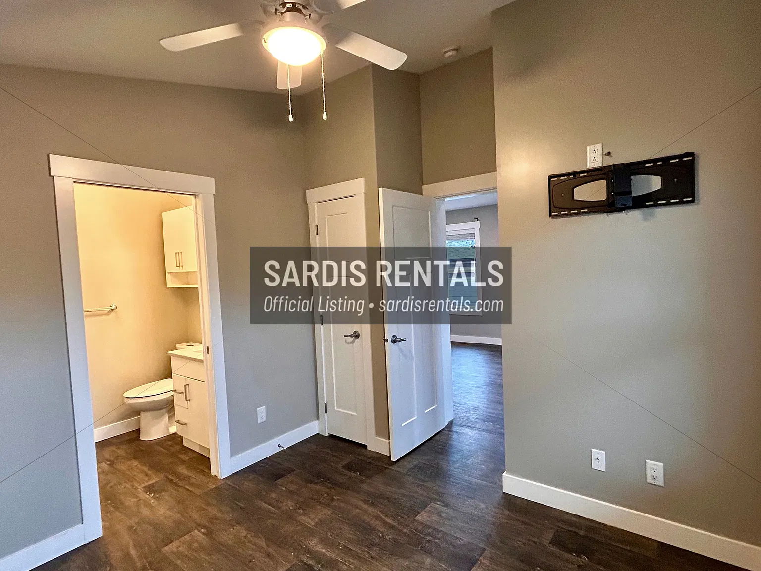 2 bed, 864 sqft, $2,400 — Photo 3