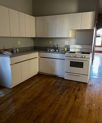 2nd image of 2625 W Augusta Blvd #1F