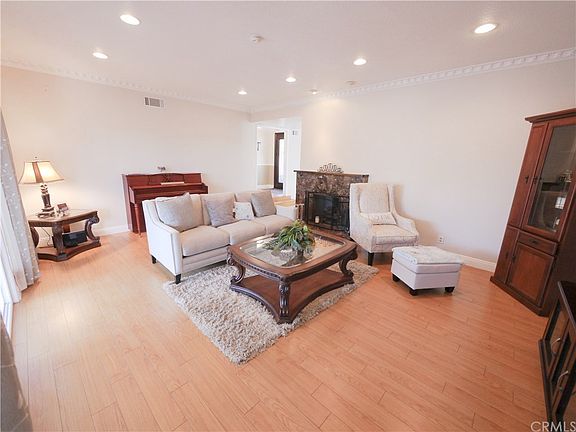 4th image of 1313 E Edgecomb St