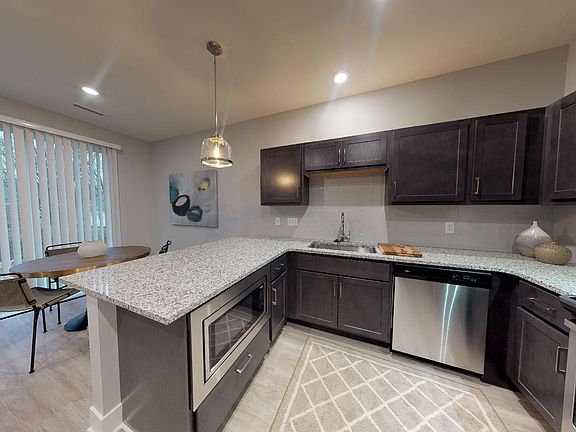 3rd image of 6151 Hanover Woods Dr