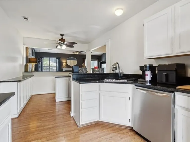 1246 Woods Way — Photo 9