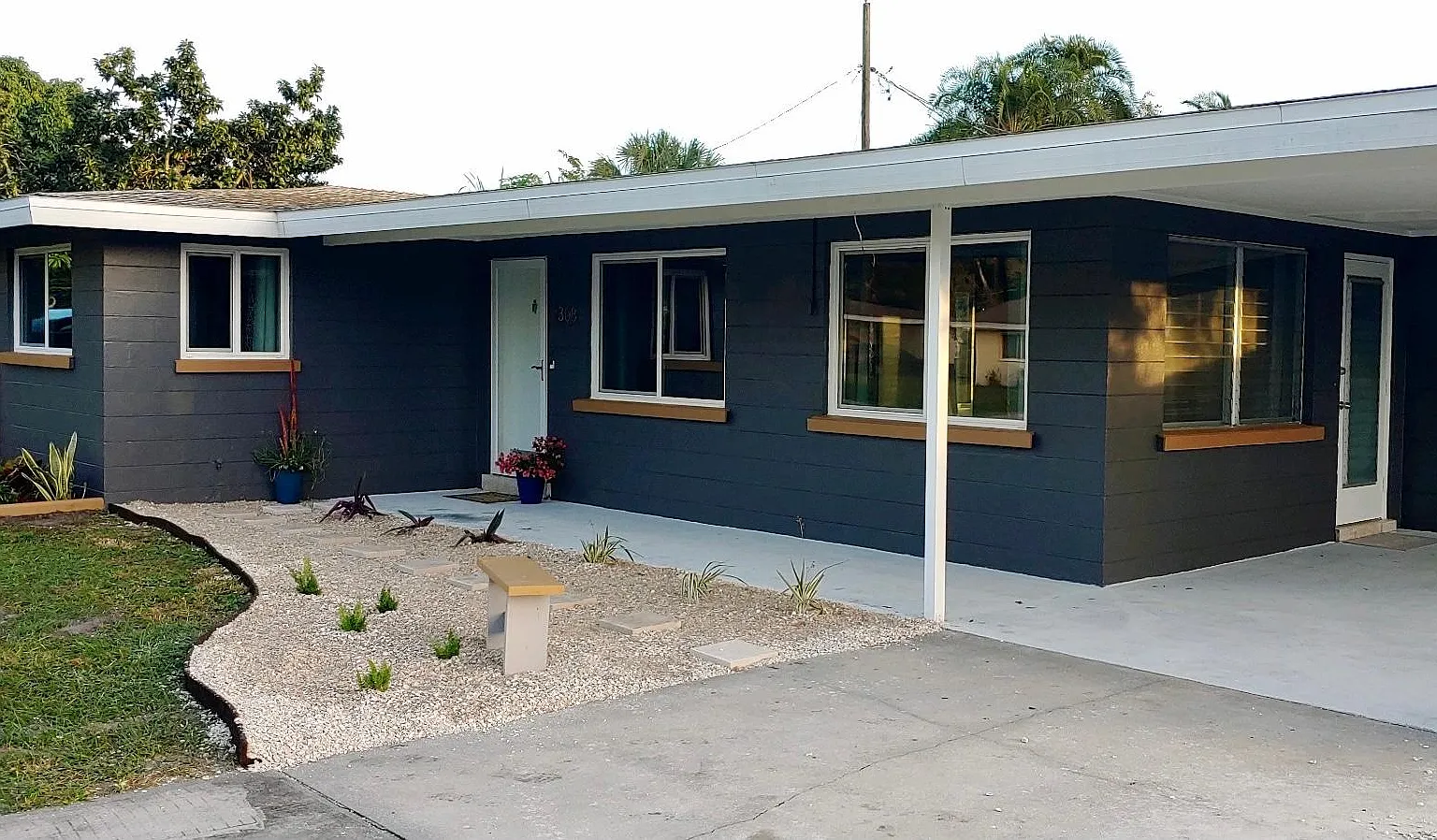2308 La Salle St — Photo 3