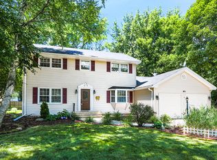 165 S Glenwood Pl, Aurora, IL