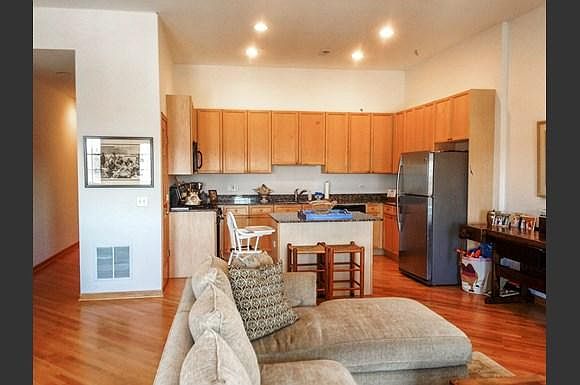 1st image of 2533 N Southport Ave #4