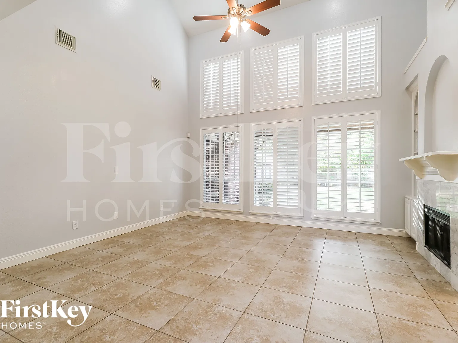 4 bed, 4.0 bath, 3265 sqft, $3,200 — Photo 3