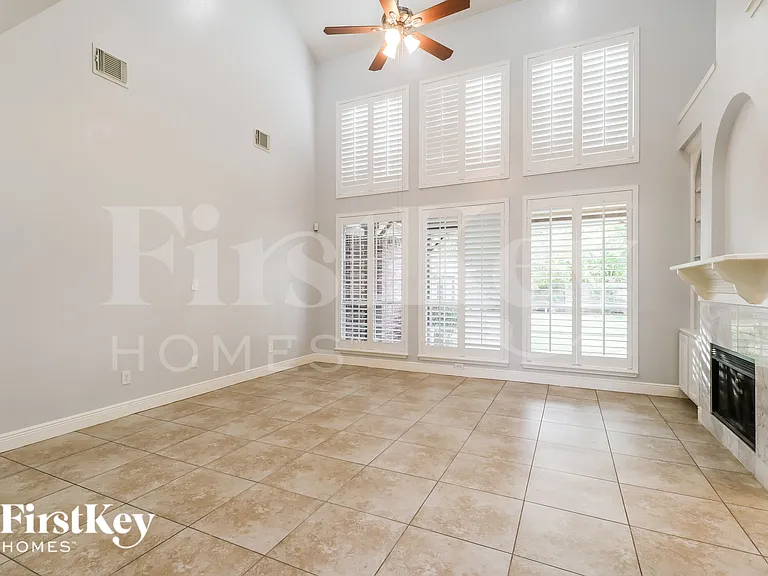 2407 Spanish Oak Hill Ct — Photo 3