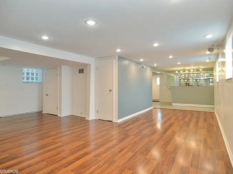 3835 N Western Ave — Photo 11