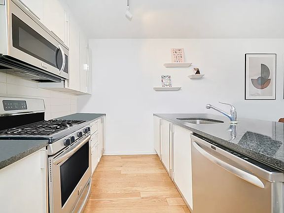 3rd image of 307 Atlantic Ave #3C