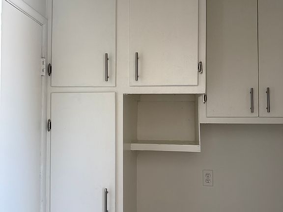 5th image of 414 S Cordova St