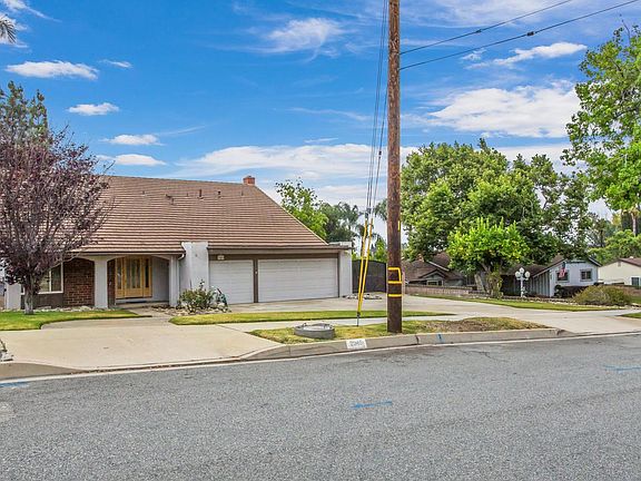 4th image of 2348 N San Antonio Ave