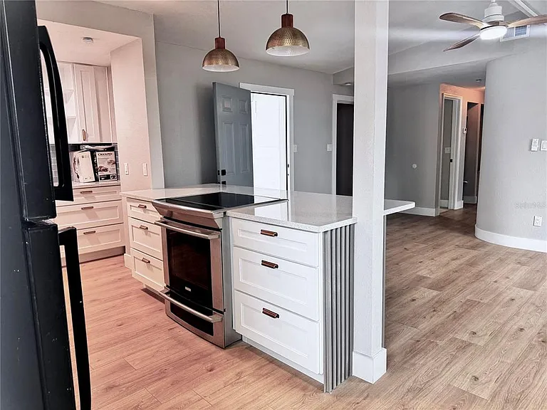 3205 E Shadowlawn Ave — Photo 9