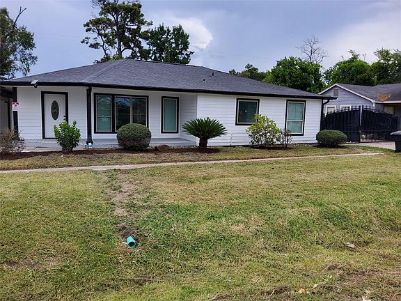 2nd image of 8609 Homewood Ln