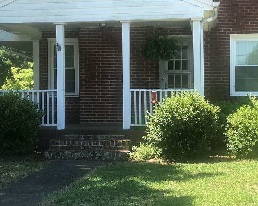 2nd image of 1301 Charlotte St