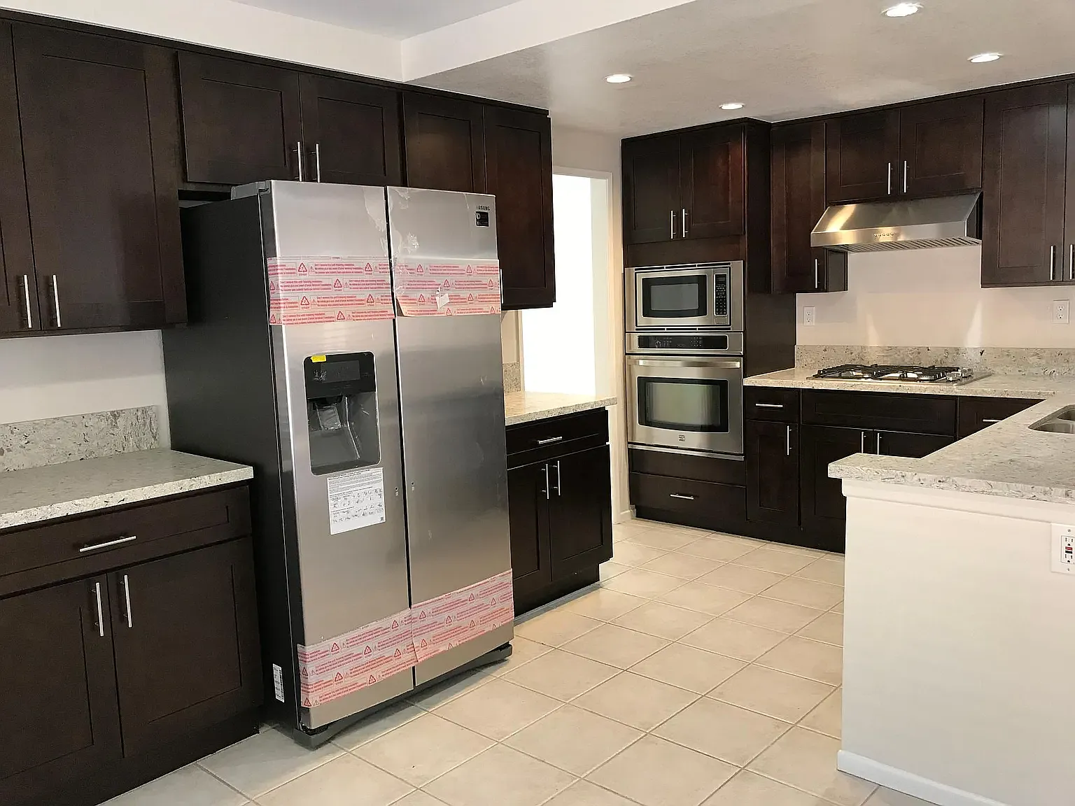 4 bed, 2350 sqft, $5,200 — Photo 2