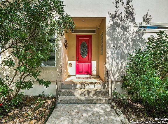 5th image of 1743 Mountjoy St