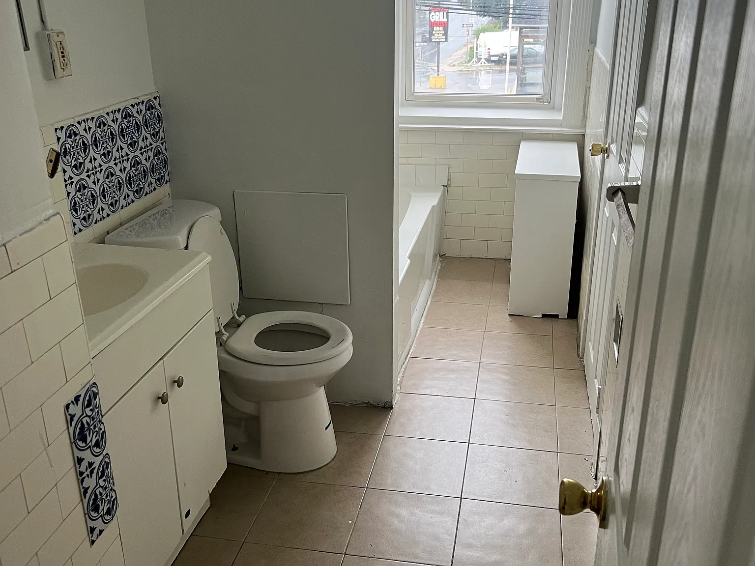 3 bed, 850 sqft, $1,700 — Photo 4