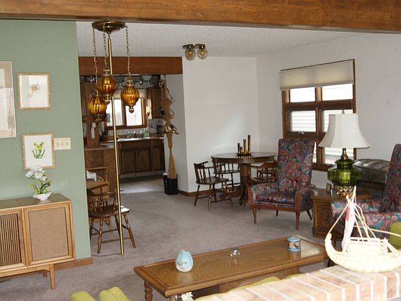 4th image of 1521 Person St